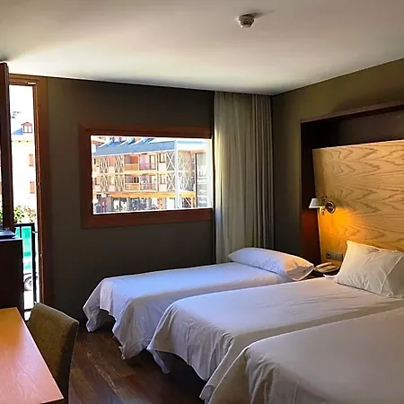 Sommos Aneto Hotel 4*